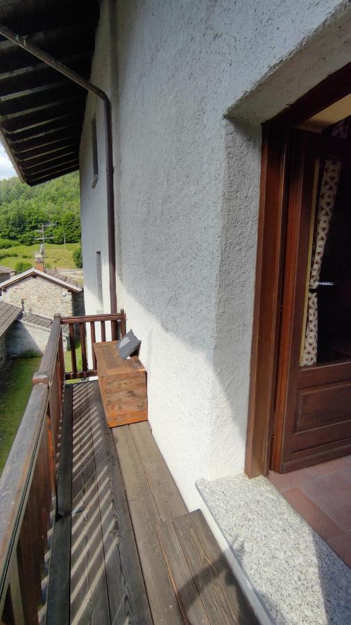 Casa Vacanze: Maison Des Gnomes Challand-Saint-Anselme Exterior photo